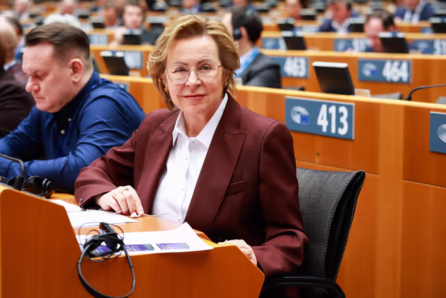 Photo 35: EP Extraordinary Plenary Session - Four years of Russia's war of aggression against Ukraine and European contributions to a just peace and sustained security for Ukraine - Voting session