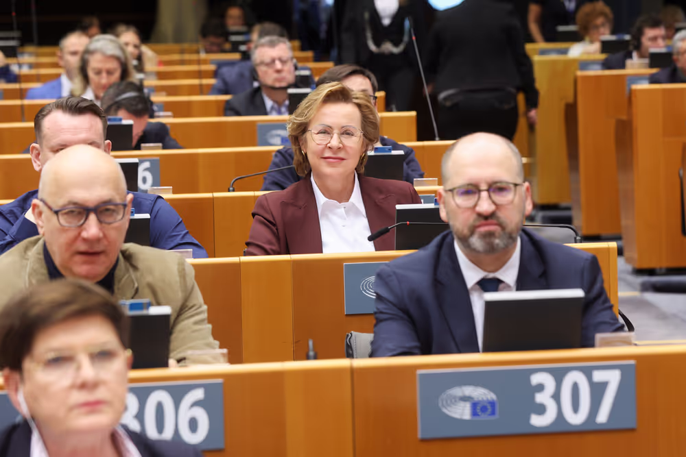 EP Extraordinary Plenary Session - Four years of Russia's war of aggression against Ukraine and European contributions to a just peace and sustained security for Ukraine - Voting session