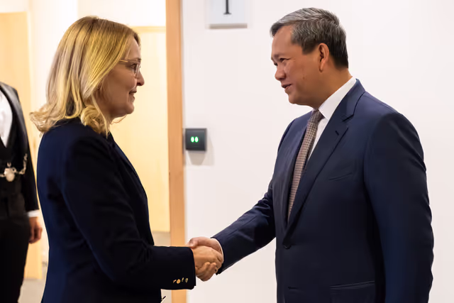 Fotografia 10: Christel SCHALDEMOSE meets with HUN Manet, Prime Minister of Cambodia