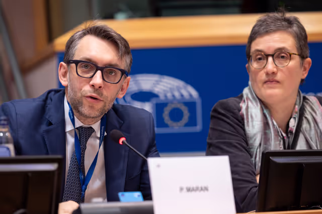 Fotagrafa 19: ECON ENVI LIBE - Voting session