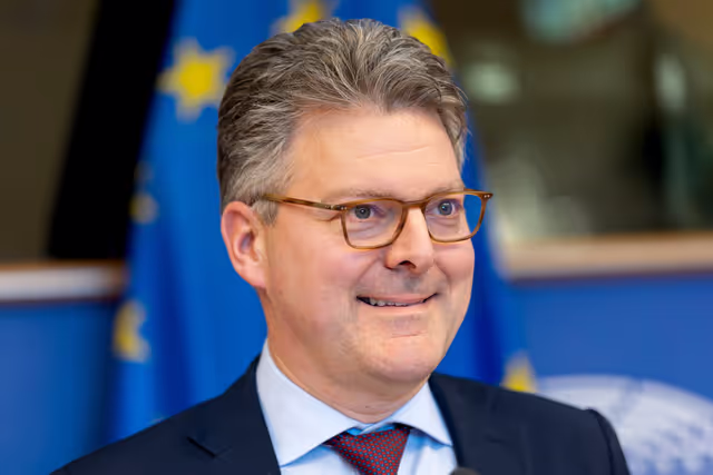 Fotografia 12: CONT - Votes on Discharge 2024: General budget of the EU - European Parliament