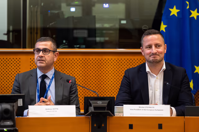 Photo 34: EUVP - Gender Equality & Equal Opportunities Thematic Week - Meeting with Nicolae STEFANUTA
