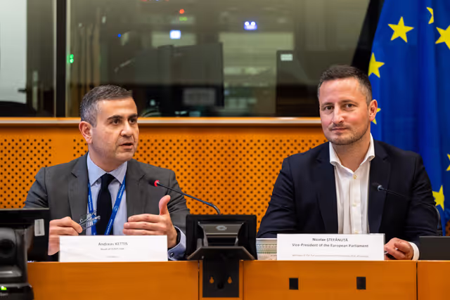 Photo 33: EUVP - Gender Equality & Equal Opportunities Thematic Week - Meeting with Nicolae STEFANUTA
