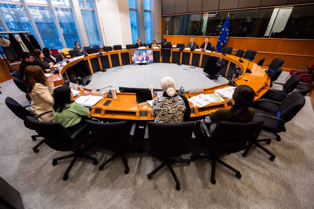 Photo 8: EUVP - Gender Equality & Equal Opportunities Thematic Week - Meeting with Nicolae STEFANUTA