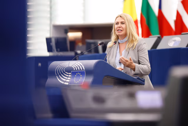 Photo 23: EP Plenary session - Gender pay and pension gap in the EU