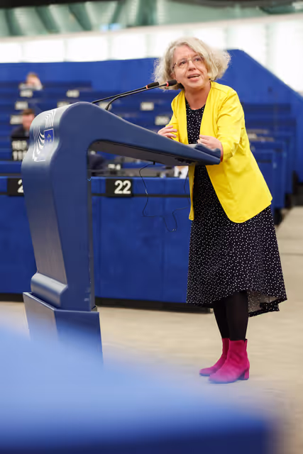 Photo 20: EP Plenary session - Gender pay and pension gap in the EU