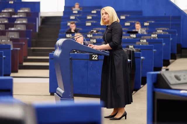 Photo 17: EP Plenary session - Gender pay and pension gap in the EU