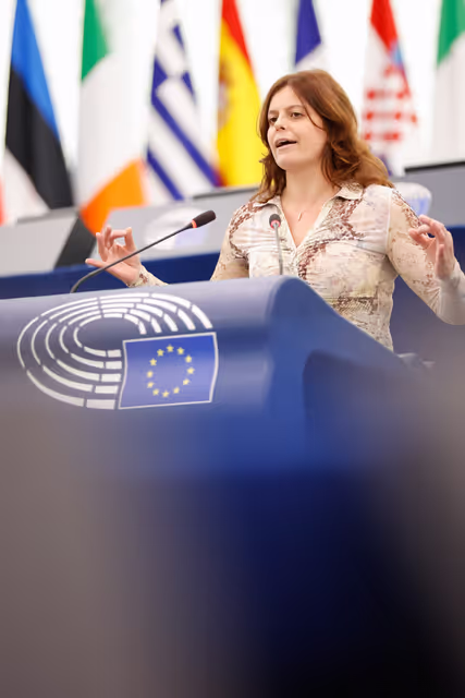 Photo 14: EP Plenary session - Gender pay and pension gap in the EU