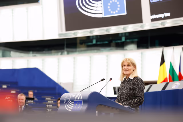 Photo 9: EP Plenary session - Gender pay and pension gap in the EU