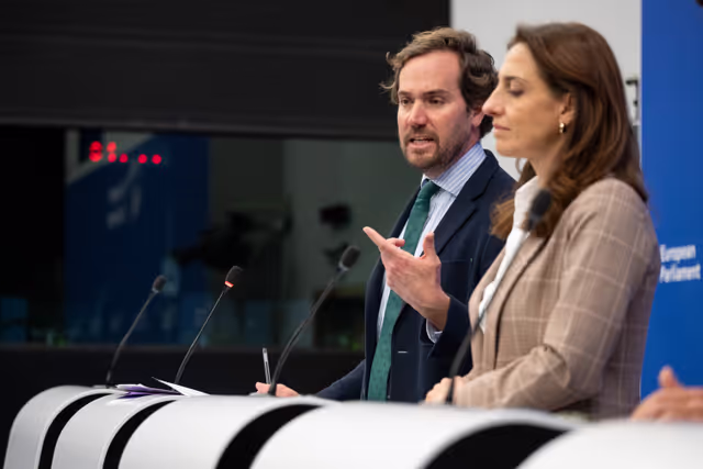 Fotografia 9: Press conference on the report on the housing crisis in the EU with the aim of proposing solutions for decent, sustainable and affordable housing
