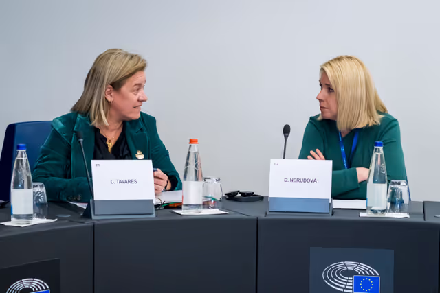 Φωτογραφία 18: Multi-Financial Framework Contact Group