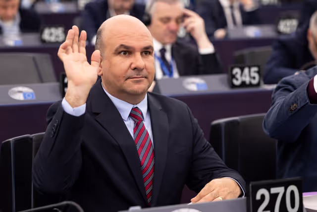 Photo 48: EP Plenary Session- Voting session