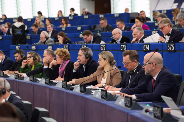 Photo 30: EP Plenary Session - Voting session