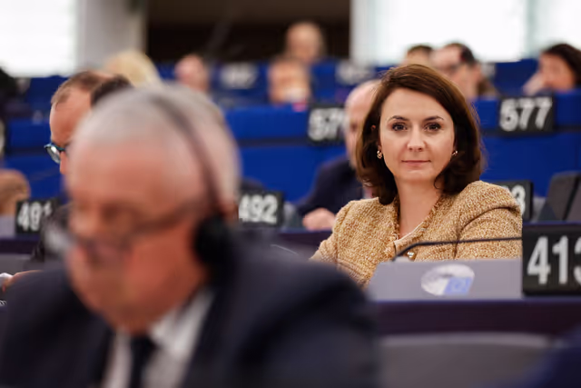 Photo 16: EP Plenary Session - Voting session