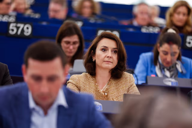 Photo 13: EP Plenary Session - Voting session