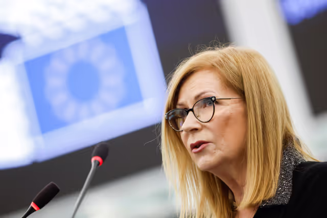Zdjęcie 16: EP Plenary Session - Child sexual abuse online: protect children, not perpetrators