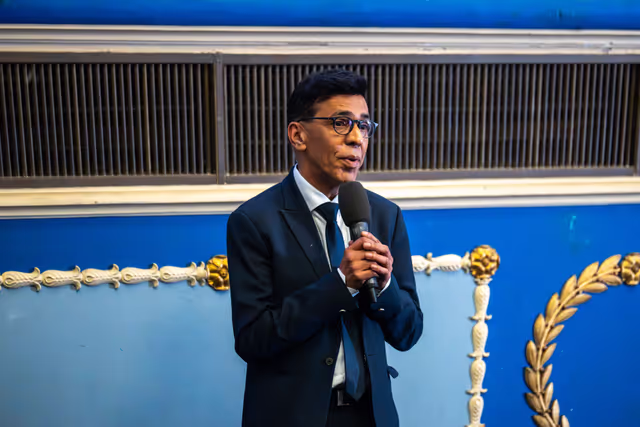 Fotografi 22: LUX Audience Award  - Screening of the movie ' Love Me Tender '