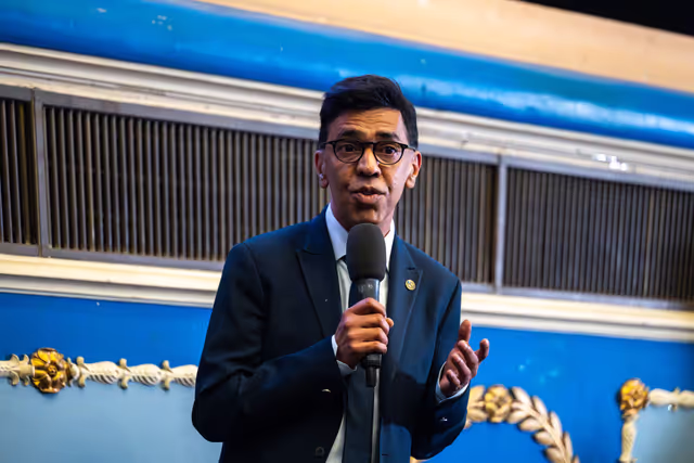 Fotografi 24: LUX Audience Award  - Screening of the movie ' Love Me Tender '