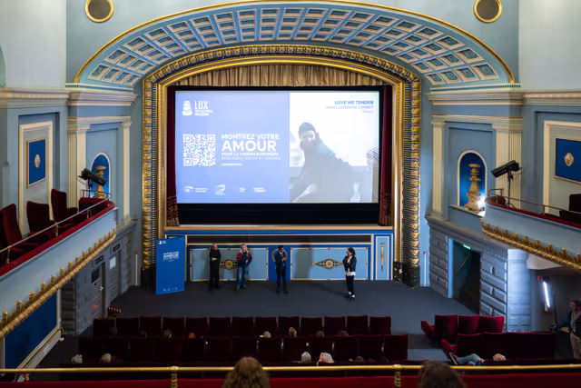 Fotografi 10: LUX Audience Award  - Screening of the movie ' Love Me Tender '