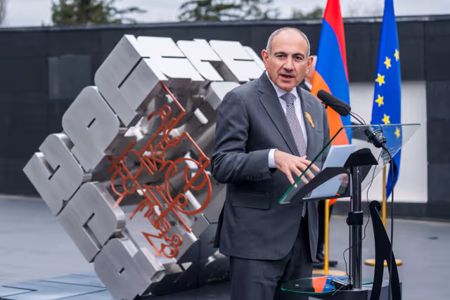 Снимка 28: Roberta METSOLA, EP President and Nikol PASHINYAN, Armenian Prime Minister inaugurate the sculpture ' Armatagir — Script: The Power of Roots, the Strength of Dialogue '