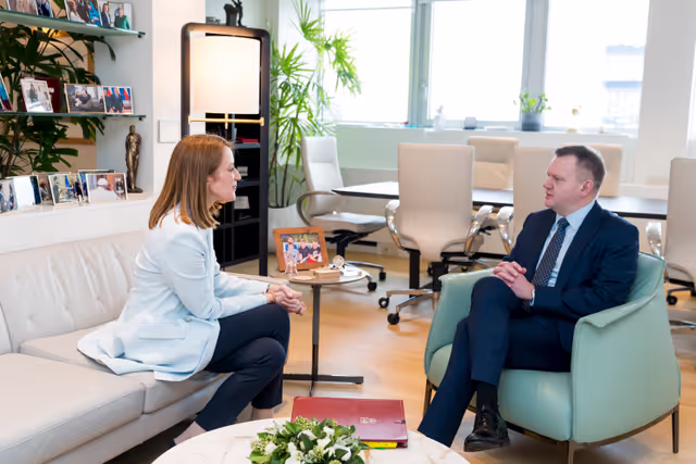 Nuotrauka 2: Roberta METSOLA, EP President meets with Nick THOMAS-SYMONDS, British Minister for the constitution and European Union relations