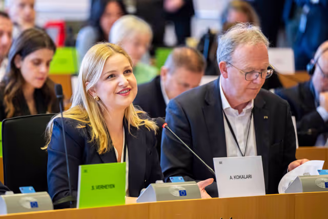 Φωτογραφία 14: IMCO LIBE - Vote on their position on the Digital Omnibus on AI,