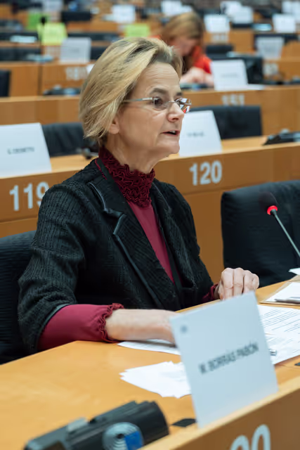 Fotografi 3: ECON.- Public Hearing with Dominique Laboureix, Chair of the Single Resolution Board (SRB)