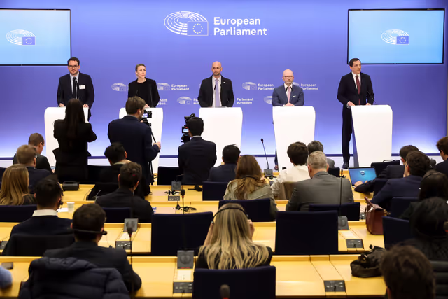 Press confrerence on the rise of no-go zones in Europe