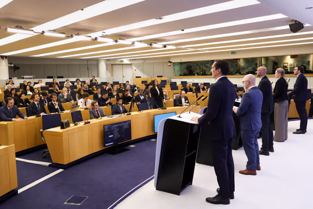 Fotografie 19: Press confrerence on the rise of no-go zones in Europe