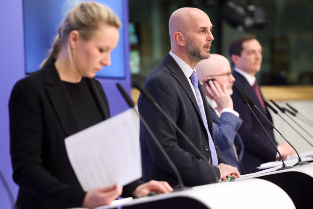 Fotografie 25: Press confrerence on the rise of no-go zones in Europe