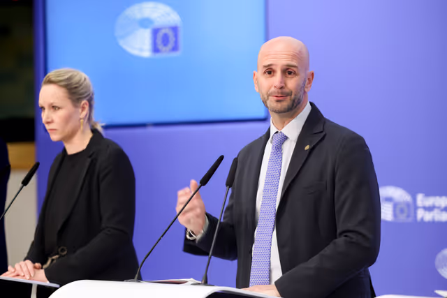 Fotografie 21: Press confrerence on the rise of no-go zones in Europe