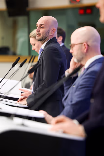 Fotografie 20: Press confrerence on the rise of no-go zones in Europe