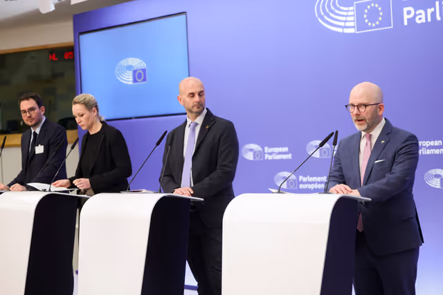 Fotografie 16: Press confrerence on the rise of no-go zones in Europe