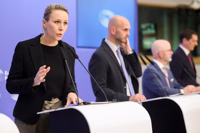 Fotografie 11: Press confrerence on the rise of no-go zones in Europe