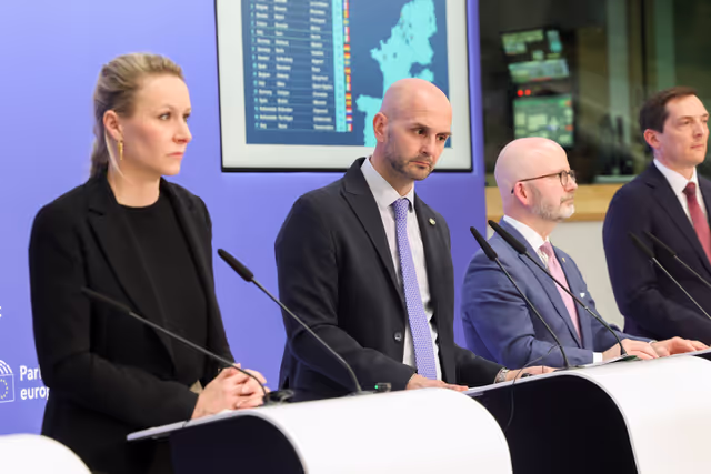 Press confrerence on the rise of no-go zones in Europe