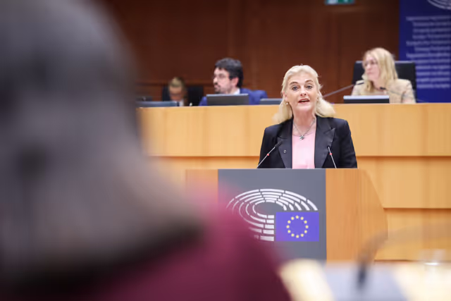 EP Plenary Session - Combating corruption