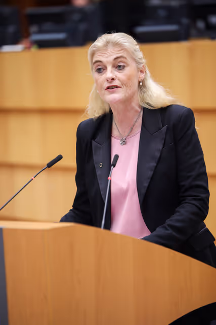 EP Plenary Session - Combating corruption