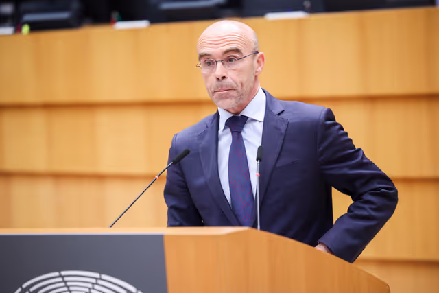 EP Plenary Session - Combating corruption