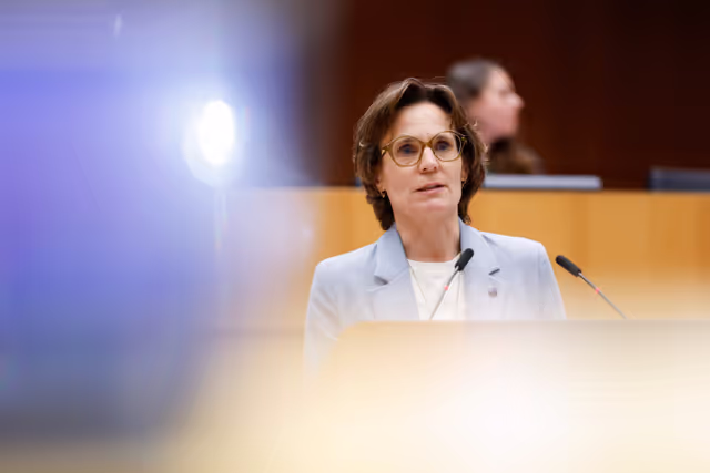 EP Plenary Session - Oral question - Implementation of the Urban Wastewater Treatment Directive (UWWTD) and risks to the security of supply of medicines