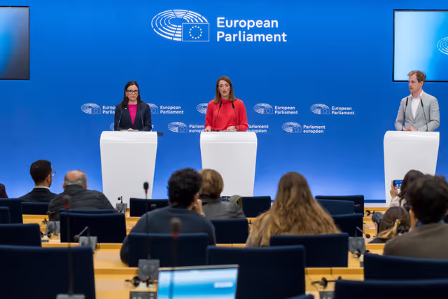 Φωτογραφία 46: Press conference on combatting corruption – final vote on the EU directive