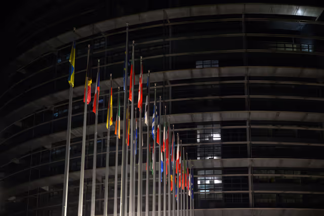 Φωτογραφία 13: The European Parliament in Strasbourg switches off its lights on the occasion of the Earth Hour Day 2025.