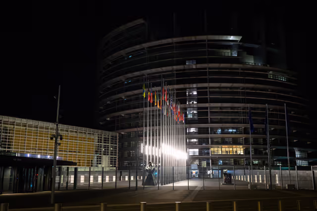 Φωτογραφία 11: The European Parliament in Strasbourg switches off its lights on the occasion of the Earth Hour Day 2025.