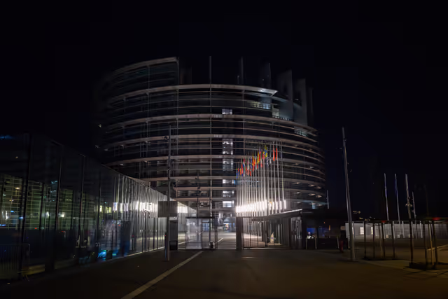Φωτογραφία 10: The European Parliament in Strasbourg switches off its lights on the occasion of the Earth Hour Day 2025.