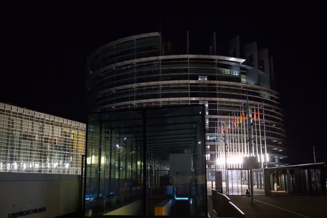 Φωτογραφία 9: The European Parliament in Strasbourg switches off its lights on the occasion of the Earth Hour Day 2025.