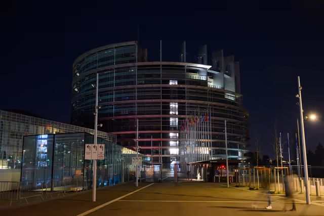 Φωτογραφία 6: The European Parliament in Strasbourg switches off its lights on the occasion of the Earth Hour Day 2025.