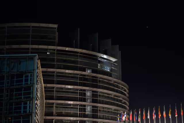 Φωτογραφία 5: The European Parliament in Strasbourg switches off its lights on the occasion of the Earth Hour Day 2025.