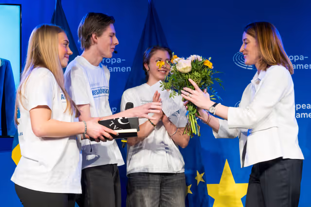 Valokuva 7: Official visit by Roberta METSOLA, EP President to Stockholm (Sweden) - Townhall Discussion with Students
