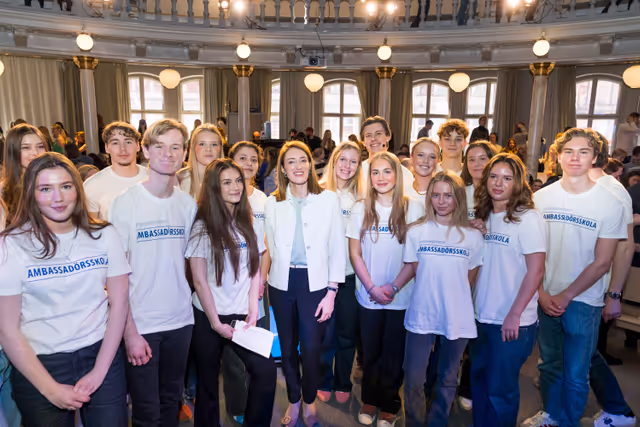 Valokuva 5: Official visit by Roberta METSOLA, EP President to Stockholm (Sweden) - Townhall Discussion with Students