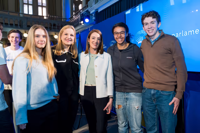 Valokuva 1: Official visit by Roberta METSOLA, EP President to Stockholm (Sweden) - Townhall Discussion with Students