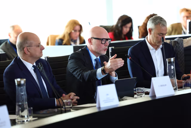 Foto 29: ITRE delegation to Marseille and Cadarache